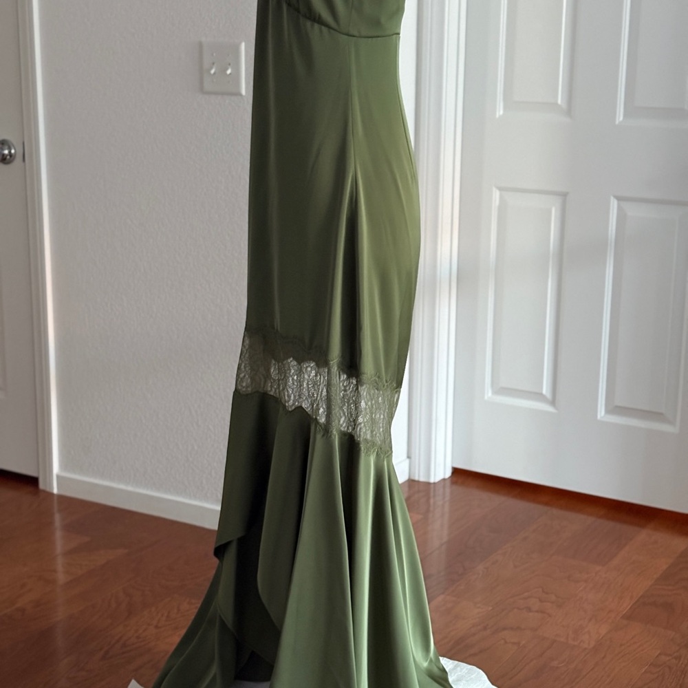 New With Tags moss green
SACHIN & BABI maxi dress SZ 4 - Picture 6 of 13